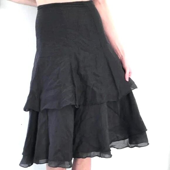 Gorgeous Cabi asymmetric hem featherweight skirt - Picture 1 of 5
